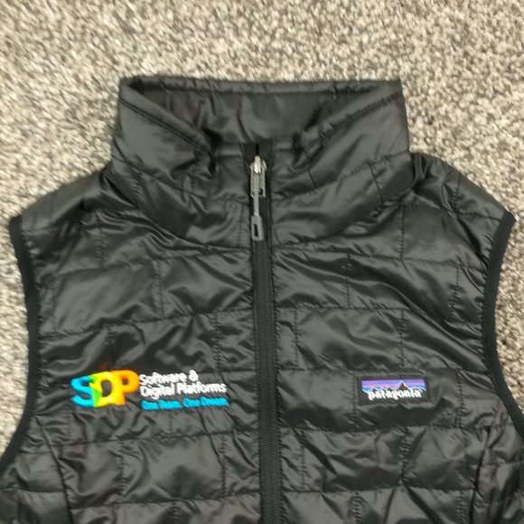 NWT 2022 Patagonia Vest Nano Puff Full Zip Black Womens Small 84247 $149 - Picture 2 of 10